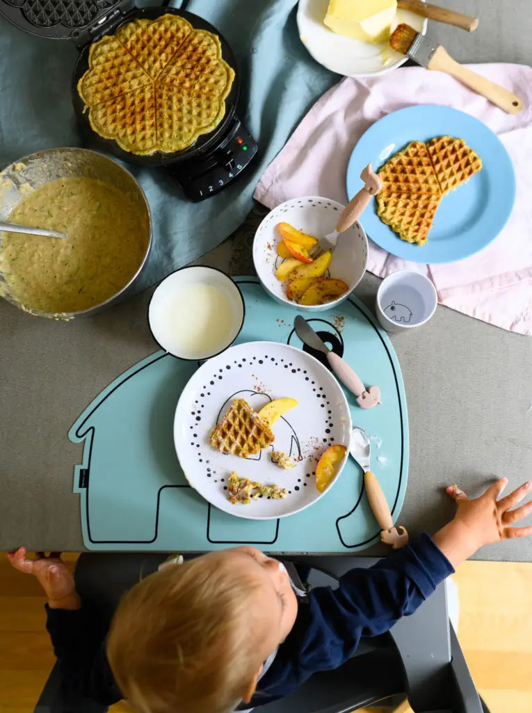 Zuckerfreie Zucchini-Waffeln mit Apfel